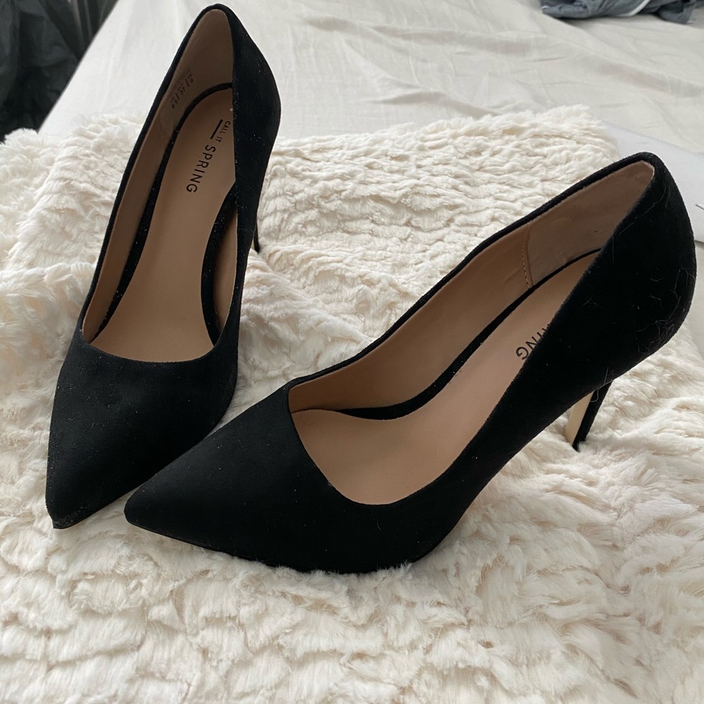 Call it Spring Black Pump